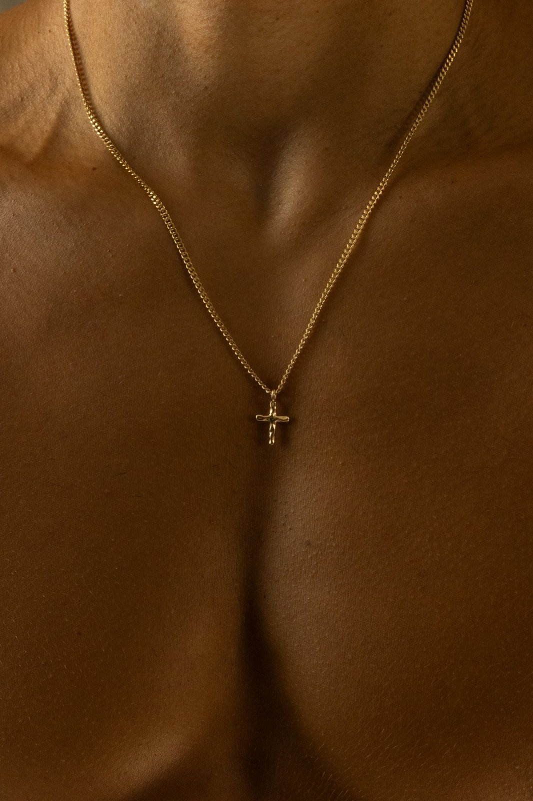 HAMMERED CROSS NECKLACE | GOLD | UNISEX