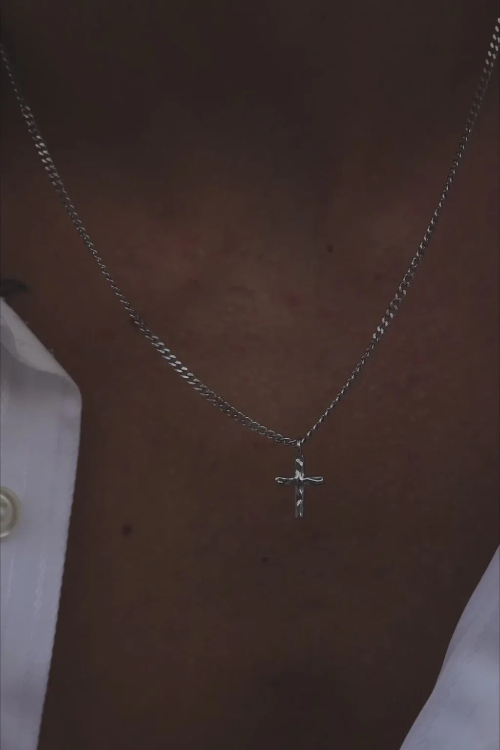 HAMMERED CROSS NECKLACE | GOLD | UNISEX