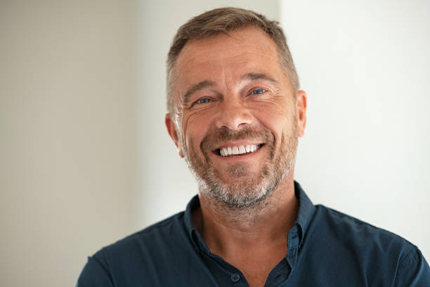 files/portret-van-gelukkige-rijpe-mens.png